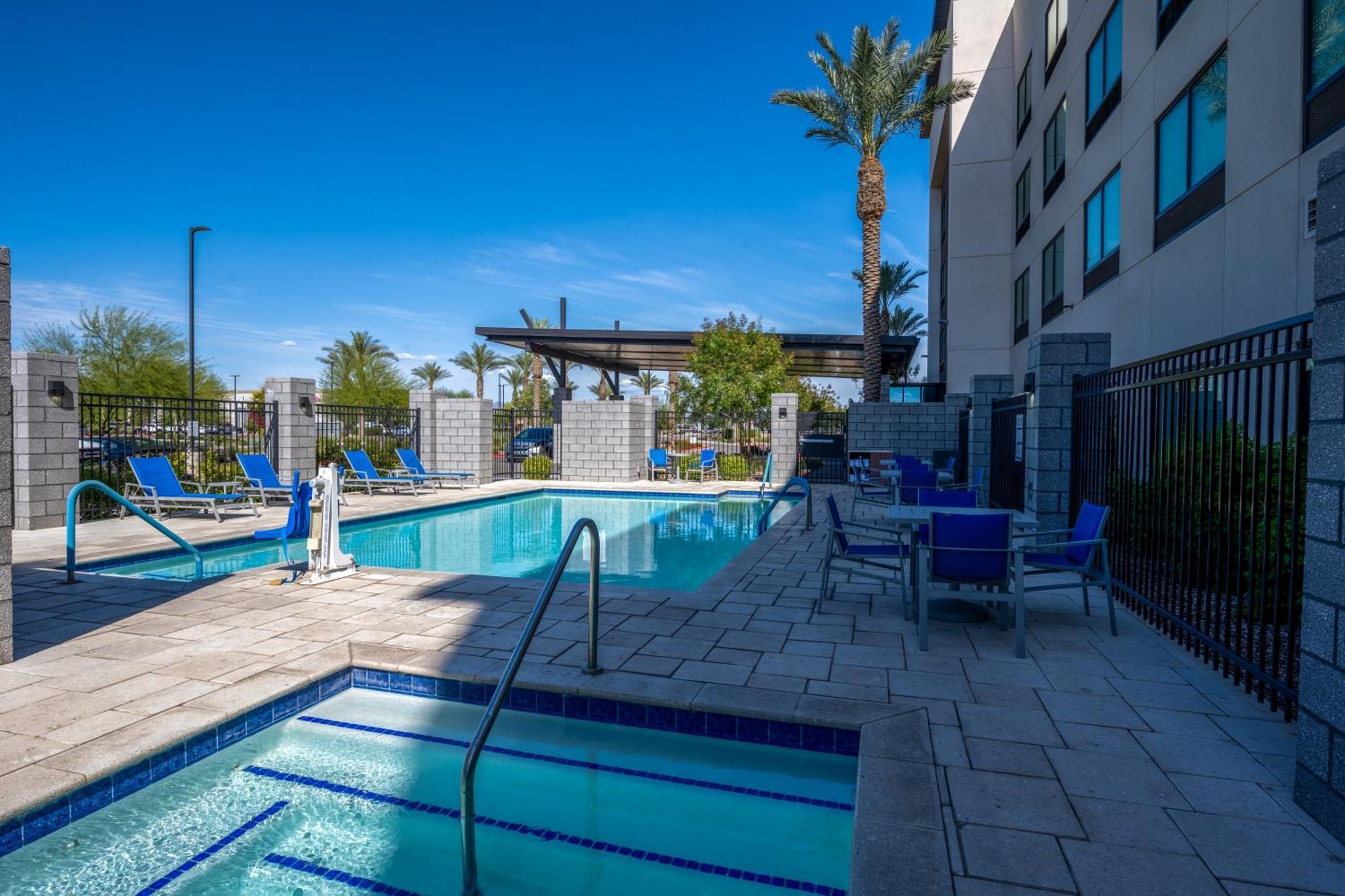 Holiday Inn Express & Suites - Gilbert - Mesa Gateway Airport מראה חיצוני תמונה